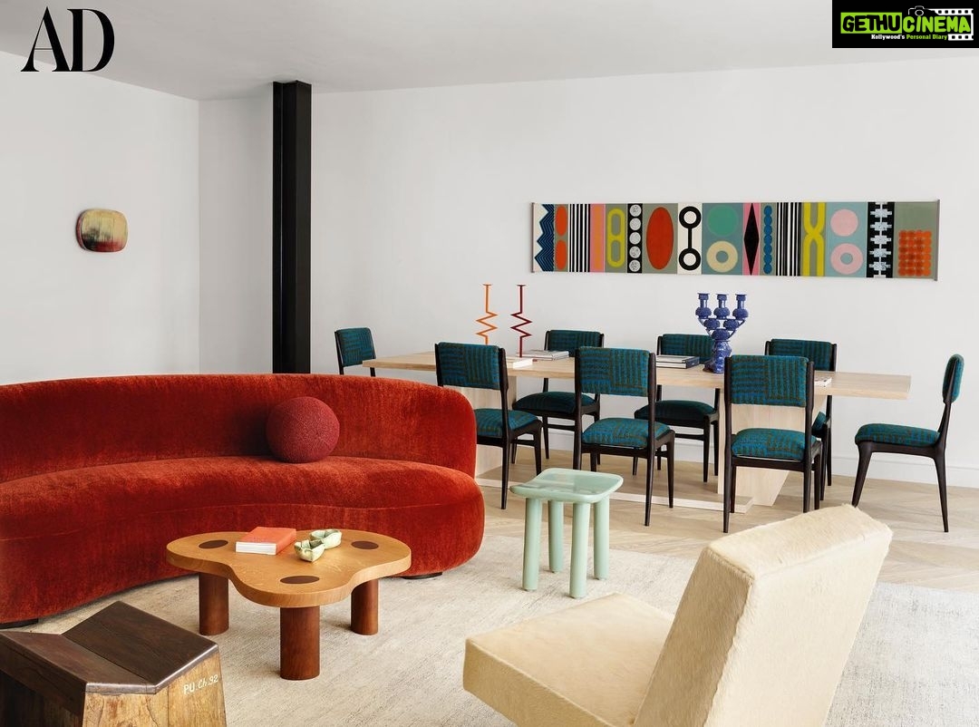 Sonam Kapoor Instagram - The ones that I didn’t post from before of our lovely office and studio. #repost Anand and I had been looking for a permanent office space for him in London for some time. From the moment we turned the corner into subtle yet colourful mews and entered this 3 floor unit, we knew we found that & more. @nikhilmansata is a multi hyphenated, multi talented , inspiring soul. He is also one of my closest friends. We’ve both grown up in india and we both are proud and grateful for our complex and beautiful heritage. We spent the last year converting the mews into a peaceful yet inspiring sanctuary reflects and to share our love for South Asian heritage, craftsmanship and art. Thank you @Archdigest @archdigestindia for capturing and sharing this. Photos by: Simon Upton. Words by: Cosmo Brockway. Interior Stylist: Isabelle Dubern-Mallevays. @theinvisiblecollection Creative Director & Fashion Stylist: Nikhil Mansata Entertainment Director: Megha Mehta @magzmehta Visuals Director: Michael Shome @michaelsshome Makeup: Mary Greenwell @marygreenwell Hair: Ken O’Rourke @kenorourke1 Royal Borough of Kensington and Chelsea