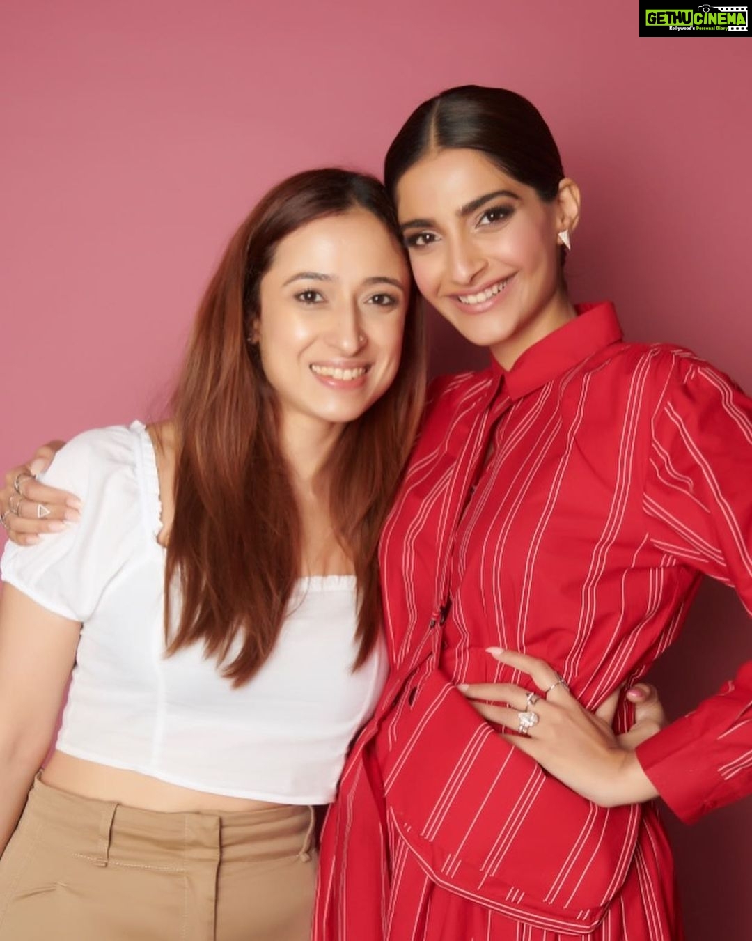 Sonam Kapoor Instagram - Happy happy birthday, my darling Shehlu. Here’s to another year around the sun, filled with your sunshine smile. Love love love you.💘