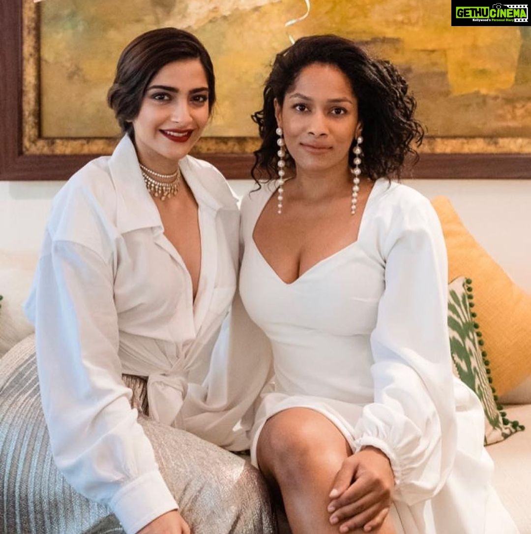 Sonam Kapoor Instagram - Happy happy birthday masu love you my pataka.. miss you and your nonsense and swag. #birthday #birthdaygirl #scorpio 🎂 🎉 ♏️ @masabagupta