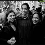 Sonam Kapoor Instagram - Happy happy birthday masu love you my pataka.. miss you and your nonsense and swag. #birthday #birthdaygirl #scorpio 🎂 🎉 ♏️ @masabagupta