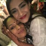 Sonam Kapoor Instagram - Happy happy birthday masu love you my pataka.. miss you and your nonsense and swag. #birthday #birthdaygirl #scorpio 🎂 🎉 ♏️ @masabagupta