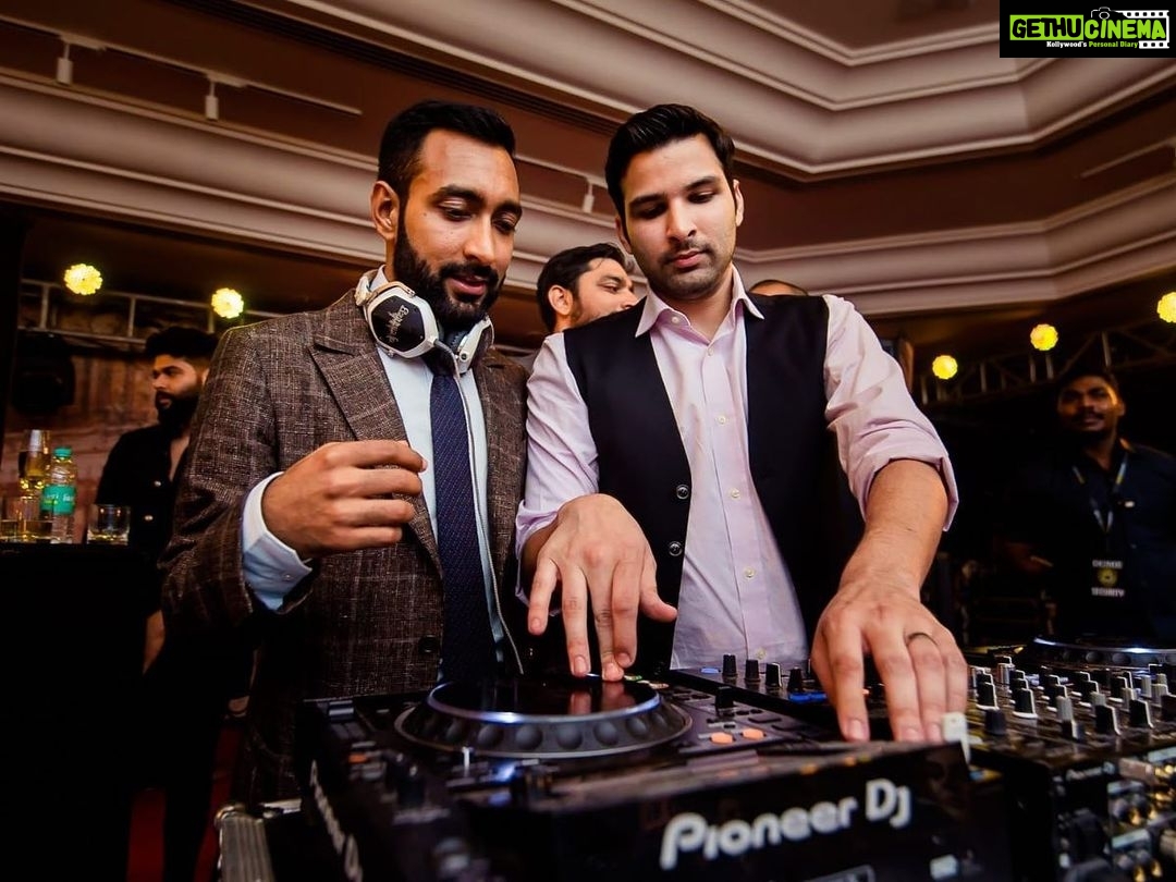 Sonam Kapoor Instagram - Happy happy birthday my do-gooder humanitarian brother in law! @ase_msb cannot wait to see you and hang and listen to music. Love you ! 🥳 🎂 🎉 🎶