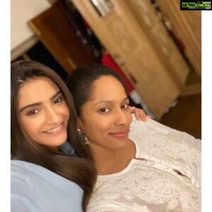 Sonam Kapoor Instagram - Happy happy birthday masu love you my pataka.. miss you and your nonsense and swag. #birthday #birthdaygirl #scorpio 🎂 🎉 ♏️ @masabagupta