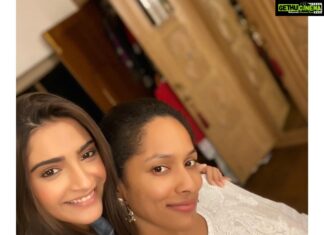 Sonam Kapoor Instagram - Happy happy birthday masu love you my pataka.. miss you and your nonsense and swag. #birthday #birthdaygirl #scorpio 🎂 🎉 ♏️ @masabagupta