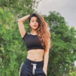 Sonarika Bhadoria Instagram - Ehsaas Karein Bakwaas Nahin 🙇🏻‍♀️