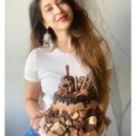 Sonarika Bhadoria Instagram - Death by chocolate Volcano fault line cake 🤎 Clearly “overdoing” has become a regular thing now 👩🏻‍🍳💁🏻‍♀️