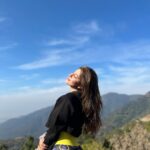 Sonarika Bhadoria Instagram – Mera Dil Kaheen Door Pahadon Mein Kho Gaya♥️

Also the first workout of 2022 😁