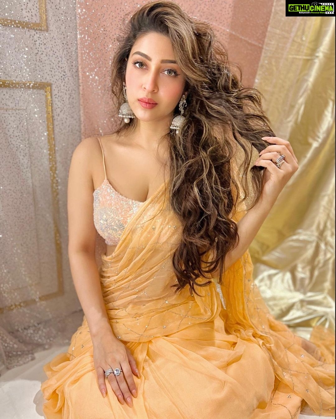 Actress Sonarika Bhadoria HD Photos and Wallpapers December 2021 - Gethu  Cinema