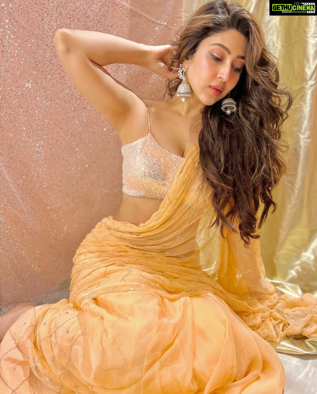 Actress Sonarika Bhadoria HD Photos and Wallpapers December 2021 - Gethu Cinema Actress Sonarika Bhadoria HD Photos and Wallpapers December 2021 - Gethu Cinema