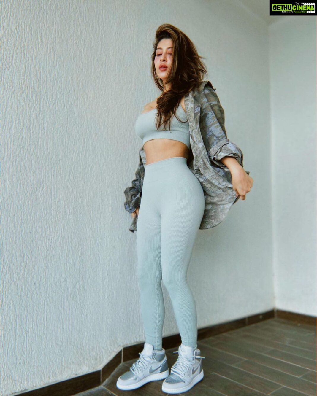 Sonarika Bhadoria Instagram - Living in your head rent free 🤓