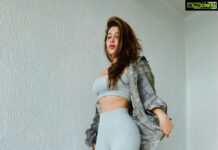 Sonarika Bhadoria Instagram - Living in your head rent free 🤓