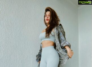 Sonarika Bhadoria Instagram - Living in your head rent free 🤓