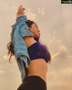 Sonarika Bhadoria Instagram - Say I’m a bird 🕊