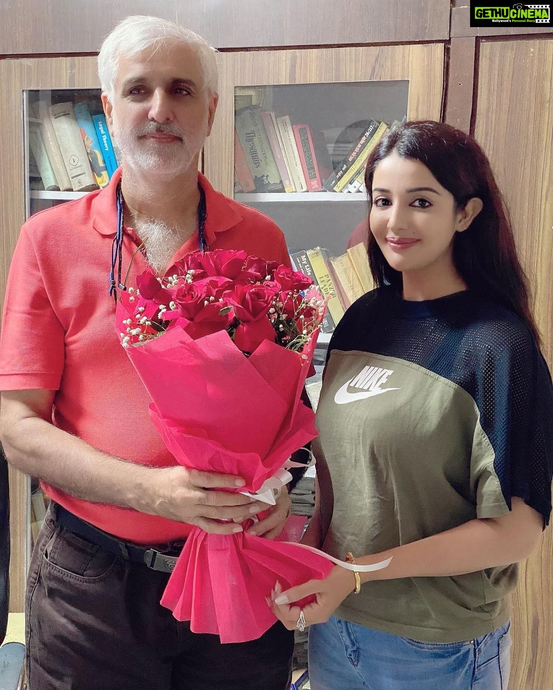 Sonia Mann Instagram - Today I met with Senior Humanrights lawyer Mr. R.S Bains who has been recently appointed as special public prosecutor in the sacrilege incidents (ਬੇਅਦਬੀ ਕਾਂਢ) occurred in Punjab. As for as I know Mr. Bains, a hardworking, committed and honest advocate like him will ensure a logical conclusion of these cases. #justice #truth