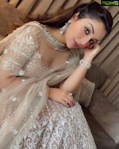 Sonia Mann Instagram - Beautiful Lehanga by @feminamakeupandoutfits ❤️
#soniamann #bride #punjabisongs