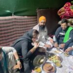 Sonia Mann Instagram – Was with Farmers 
I am with Farmers 
Will always be with farmers 🙌
No 5 Star Hotel will ever Replace this Food 🙌
Kisanektazindabad 🙌
#tikriborder #kisanmajdooriktazindabad