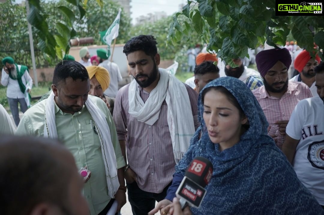 Sonia Mann Instagram - "ਕਿਸੇ ਸਮੱਸਿਆ ਦਾ ਸਰਕਾਰੀ ਹੱਲ ਆਮ ਤੌਰ ‘ਤੇ ਇੱਕ ਸਮੱਸਿਆ ਜਿੰਨਾ ਹੀ ਬੁਰਾ ਹੁੰਦਾ ਹੈ" - ਮਿਲਟਨ ਫ੍ਰਾਈਡਮੈਨ ਸਰਕਾਰ ਵੱਲੋਂ ਹਾਈਵੇ ਬਣਾਉਣ ਲਈ ਵਰਤੀਆਂ ਜਾਣ ਵਾਲੀਆਂ ਕਿਸਾਨਾਂ ਦੀਆਂ ਜ਼ਮੀਨਾਂ ਦਾ ਉਚਿੱਤ ਮੁੱਲ ਨਾ ਮਿਲਣ ਦੇ ਵਿਰੋਧ ਵਿੱਚ ਅੱਜ ਕਿਸਾਨ ਸੜਕ ਸੰਘਰਸ਼ ਕਮੇਟੀ ਦੇ ਸੱਦੇ ਉੱਤੇ ਡੀਸੀ ਦਫ਼ਤਰ, ਮੋਹਾਲੀ ਦੇ ਸਾਹਮਣੇ ਕਿਸਾਨਾਂ ਸਮੇਤ ਧਰਨਾ ਦਿੱਤਾ। “The government solution to a problem is usually as bad as a problem” – Milton Friedman Today, we stood for the farmers' protest in front of the DC office, Mohali, Organized by Kisan Road Sangharsh Committee, against the government for not giving a justified amount to the farmers for building highways using their land.