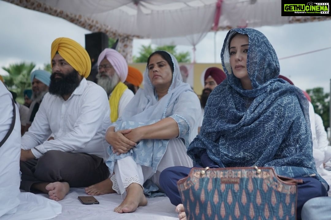 Sonia Mann Instagram - "ਕਿਸੇ ਸਮੱਸਿਆ ਦਾ ਸਰਕਾਰੀ ਹੱਲ ਆਮ ਤੌਰ ‘ਤੇ ਇੱਕ ਸਮੱਸਿਆ ਜਿੰਨਾ ਹੀ ਬੁਰਾ ਹੁੰਦਾ ਹੈ" - ਮਿਲਟਨ ਫ੍ਰਾਈਡਮੈਨ ਸਰਕਾਰ ਵੱਲੋਂ ਹਾਈਵੇ ਬਣਾਉਣ ਲਈ ਵਰਤੀਆਂ ਜਾਣ ਵਾਲੀਆਂ ਕਿਸਾਨਾਂ ਦੀਆਂ ਜ਼ਮੀਨਾਂ ਦਾ ਉਚਿੱਤ ਮੁੱਲ ਨਾ ਮਿਲਣ ਦੇ ਵਿਰੋਧ ਵਿੱਚ ਅੱਜ ਕਿਸਾਨ ਸੜਕ ਸੰਘਰਸ਼ ਕਮੇਟੀ ਦੇ ਸੱਦੇ ਉੱਤੇ ਡੀਸੀ ਦਫ਼ਤਰ, ਮੋਹਾਲੀ ਦੇ ਸਾਹਮਣੇ ਕਿਸਾਨਾਂ ਸਮੇਤ ਧਰਨਾ ਦਿੱਤਾ। “The government solution to a problem is usually as bad as a problem” – Milton Friedman Today, we stood for the farmers' protest in front of the DC office, Mohali, Organized by Kisan Road Sangharsh Committee, against the government for not giving a justified amount to the farmers for building highways using their land.