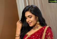Sonu Gowda Instagram - Happy gowri Ganesha😍😍😍 All the best to the whole team @dhananjaya_ka @amrutha_iyengar @karthik_krg @vasuki_vaibhav_ Outfit- @pranidesignstudio Jewellery- @bcos_its_silver MUH- @artistrybyteju Pic- @chidu.ln_portraits