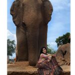 Sonu Gowda Instagram - MAHABALIPURAM- glimpse of spending my sister birthday without her, #unplannedtrip #familyouting Definitely would love to say, it was an eye opening day n spent a special time with family #muchneededbreak #unescoworldheritage #heritageofindia #mahabalipuram #mamallapuram #tamilnadutourism #sonugowda PC: @chandangowda18 Mahabalipuram, Tamil Nadu, India