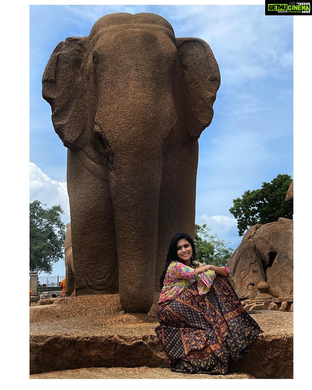 Sonu Gowda Instagram - MAHABALIPURAM- glimpse of spending my sister birthday without her, #unplannedtrip #familyouting Definitely would love to say, it was an eye opening day n spent a special time with family #muchneededbreak #unescoworldheritage #heritageofindia #mahabalipuram #mamallapuram #tamilnadutourism #sonugowda PC: @chandangowda18 Mahabalipuram, Tamil Nadu, India