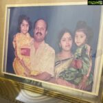 Sonu Gowda Instagram – ನಿಮಗೂ ನಿಮ್ಮ ಕುಟುಂಬಕ್ಕೂ ಗೌರಿ ಹಬ್ಬದ ಶುಭಾಶಗಳು.. 
this festival is very special to me as I remember my uncle used to always gift us reshme langa for gowri festival.. this festival without fail me and my sister used to wear langa, this festival we used to wait for our aunts to buy us bangles, but now it’s been modified to instead of bangles they give us money to buy whichever bangle we want.. every festival is so special n so memorable.. 2nd pic was taken on gowri festival itself near my Ajji’s house😍 I hope you have a great festival ahead😍 #sonugowda 

Outfit- @pranidesignstudio 
Jewellery- @bcos_its_silver 
MUH- @artistrybyteju 
Pic- @chidu.ln_portraits Bangalore, India