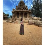 Sonu Gowda Instagram - MAHABALIPURAM- glimpse of spending my sister birthday without her, #unplannedtrip #familyouting Definitely would love to say, it was an eye opening day n spent a special time with family #muchneededbreak #unescoworldheritage #heritageofindia #mahabalipuram #mamallapuram #tamilnadutourism #sonugowda PC: @chandangowda18 Mahabalipuram, Tamil Nadu, India