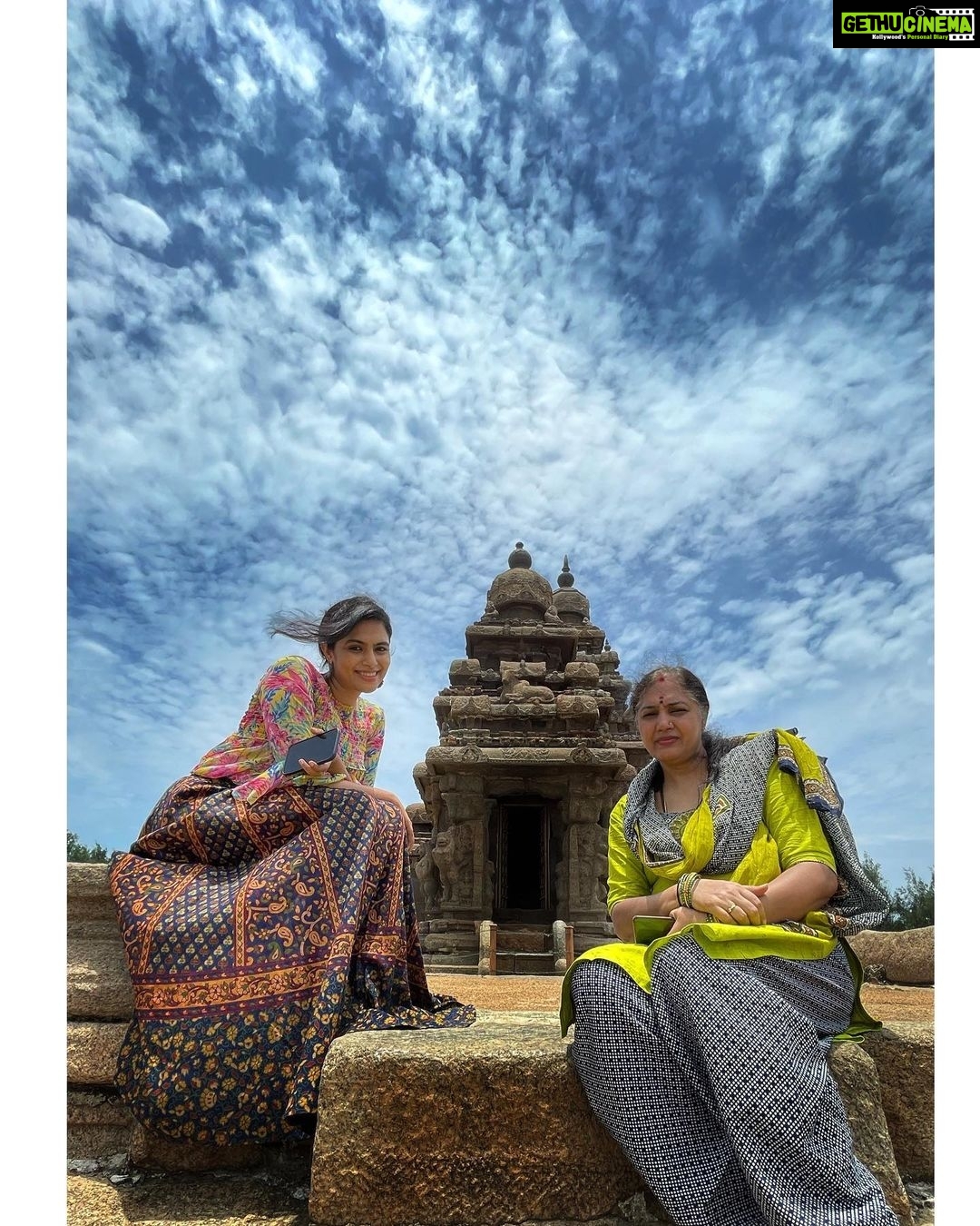Sonu Gowda Instagram - MAHABALIPURAM- glimpse of spending my sister birthday without her, #unplannedtrip #familyouting Definitely would love to say, it was an eye opening day n spent a special time with family #muchneededbreak #unescoworldheritage #heritageofindia #mahabalipuram #mamallapuram #tamilnadutourism #sonugowda PC: @chandangowda18 Mahabalipuram, Tamil Nadu, India