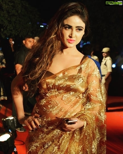 Sony Charishta Instagram - I myself never feel that I'm sexy. If people call me cute, I am happier. #sonycharishta #actress #model #sexy #hot #navel #saree #swag #instadaily #stylish #backless #stunning #goergous #glam #eyes #hips #face #fashion #cleavage #beauty #romantic #shootout #photoshoot #hotpic #instalike #follow #comment