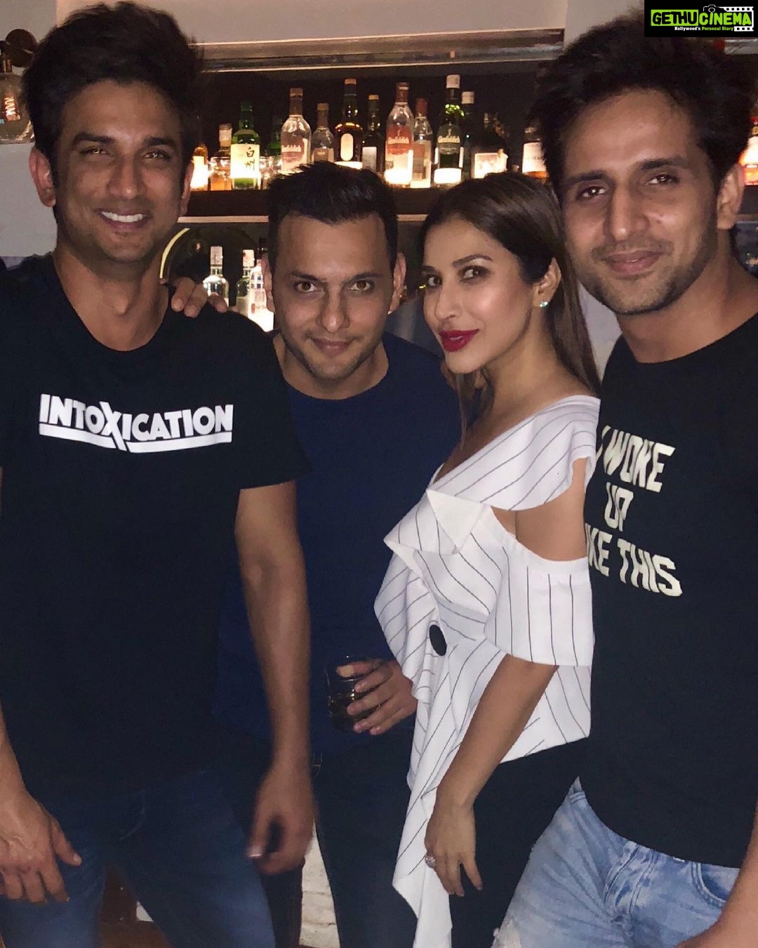 Sophie Choudry Instagram - One year ago today it felt like everything changed. Whether you knew him or not you were deeply affected, hurt, angry, confused. You are missed Sushant, as an artist, as a human being, as a friend and by all those who loved you. Hope you are smiling amongst the stars you so loved💜 #sushantsinghrajput #ssr #ssrforever