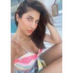 Sophie Choudry Instagram – Sunday reminiscing🌸

#sundayselfie #missmytan #tanlinesandgoodtimes #memories #sundayfeels #sophiechoudry