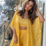 Sophie Choudry Instagram - Not your regular sunflower🌻 Congrats @bhumikagrover on your new mumbai store & tku for brightening up my Sunday with this prettiness! #notsocasualsunday #sundayvibes #yellow #desigirl #styleinspo #naturallight #potd #ootd #nofilterneeded #positivevibesonly #sophiechoudry #indianoutfit