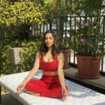 Sophie Choudry Instagram – Getting back on track after diwali weekend but still praying for तन मन धन for the coming year!! What about you? 😋
#tuesdaymotivation #tuesdaythoughts #positivevibesonly #manifestation #meditate #sophiechoudry