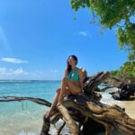 Sophie Choudry Instagram – I can sea clearly now🌊🏝 
#mentallyonthebeach 

👙 @flirtatious_india 
@tanimakhosla 
#takemeback #perfectview #bestseatinthehouse #islandgirl #paradise #oceanlife #mothernature #discoversoneva #nofilterneeded #sophiechoudry #beachlife #maldives