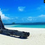 Sophie Choudry Instagram - Me..loggin out.. (sorry..couldn’t resist😋🤓) Happy Sunday folks😘 👙 @shivanandnarresh #sundaze #sundayvibes #logout #metime #takemeback #beachlife #islandgirl #ocean #maldives #discoversoneva #sonevajani #nofilterneeded #fitnessgoals #curvesarebeautiful #needmybeachbodyback