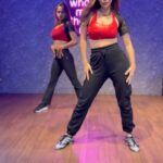 Sophie Choudry Instagram - Just a girl who loves to learn & tries to dance her heart out☺️ Also not always an angel😋 Thanku my dearest @yasshkadamm for this killer Choreo & for always pushing me to work harder. Love you for it!! And thanks for the support @anki__tagupta .. if I’ve managed to dance even 50% of you I’m happy💕 No copyright infringement of track intended. Just for dance purposes only. Track don’t call me angel by Mikey cyrus, arianna grande & Lana deal ray #reels #dancereels #originalchoreography #yasshkadammchoreography #sophiechoudry #dontcallmeangel #letsdance #reelitfeelit #lit #foreverlearning #dancevideo #midweekmotivation