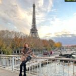 Sophie Choudry Instagram - So much to be thankful for…. My amazing family, my baby Tia, friends, my incredible team, good health, good food, the joy of singing, performing on stage doing what I love, the wonder of nature (especially the ocean), the opportunity to travel all across the world.. and all of you who give me so much love & support…Never for a minute do I take any of this for granted especially after the last 2 years🙏🏼❤️ #thanksgiving #thankful #grateful #sophiechoudry #gratitude #nevertakeanythingforgranted