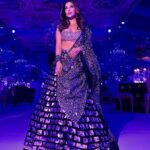 Sophie Choudry Instagram - Oh Chann di kudi… ✨🌙🤩 In the most stunning Lehenga @manishmalhotraworld @manishmalhotraworld Jewels @azotiique HMU @divyachablani15 #lehenga #bijleebijlee #ootn #desigirl #indianoutfit #styleinspo #paris #sophiechoudry #bling #shimmer #gratitude #makingmemories Chateau De Chantilly