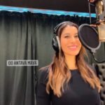 Sophie Choudry Instagram – I promised I’d try so this had to be done…Such an EPIC song @thisisdsp 🤩🤩 
pls excuse the mistakes🙏🏼🤭
How did I do ? @samantharuthprabhuoffl 

 @indravathichauhan you rocked the song!

#pushpa #pushpasongs #ooantavaooooantava #ooantava #alluarjun #samantharuthprabhu #coversong #telugusongs #reels #singingreels #sophiechoudry 

Tku as always @rhsharma009 @studio5o4 
No copyright infringement intended. Just a cover version for Instagram .