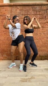 Sophie Choudry Instagram - When the hips don’t lie😜 #touchitchallenge #touchit #werk #postworkoutfeels #reels #trending #reelitfeelit #sophiechoudry Fab dancing & acting by Tina DOP extraordinaire @ambereenyusuf 😂🙈