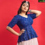Sreemukhi Instagram - Comedy Stars ✨ Outfit @navya.marouthu Jewellery @aadyaah PC @chinthuu_klicks Make up @nookesh.malla Hair @praneetha_beautymakeover #sreemukhi #comedystars