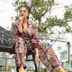Sreemukhi Instagram - Chef Mantra ✨ Outfit @divya_varun_official Jewellery @aadyaah ❤️ Pc @chinthuu_klicks Make up @nookesh.malla Hair @gopi_bridal_makeovers #sreemukhi #chefmantraonaha