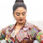 Sreemukhi Instagram - Chef Mantra ✨ Outfit @divya_varun_official Jewellery @aadyaah ❤️ Pc @chinthuu_klicks Make up @nookesh.malla Hair @gopi_bridal_makeovers #sreemukhi #chefmantraonaha