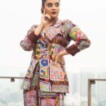 Sreemukhi Instagram - Chef Mantra ✨ Outfit @divya_varun_official Jewellery @aadyaah ❤️ Pc @chinthuu_klicks Make up @nookesh.malla Hair @gopi_bridal_makeovers #sreemukhi #chefmantraonaha
