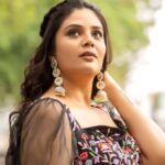 Sreemukhi Instagram – Comedy Stars ✨

Outfit @divya_varun_official 
Earrings @aadyaah 
PC @chinthuu_klicks 
Make up- Ramu Garu
Hair @praneetha_beautymakeover 

#sreemukhi #comedystars