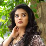 Sreemukhi Instagram – Love for Leopard Prints! 🖤

PC @chinthuu_klicks 
Make up @nookesh.malla 
Hair @gopi_bridal_makeovers 

#sreemukhi #leopardprint