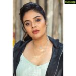 Sreemukhi Instagram - Comedy stars ✨ Styling @greeshma_krishna.k PC @chinthuu_klicks Make up @nookesh.malla Hair @gopi_bridal_makeovers #sreemukhi #comedystars
