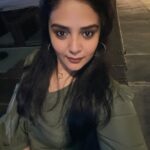 Sreemukhi Instagram - Wondering Wednesday ❤️ PC @kirthana_sunil ❤️ #sreemukhi #wednesdayvibes #sreemukhi #wednesdaywellspent #love #happy HyLife Brewing Company