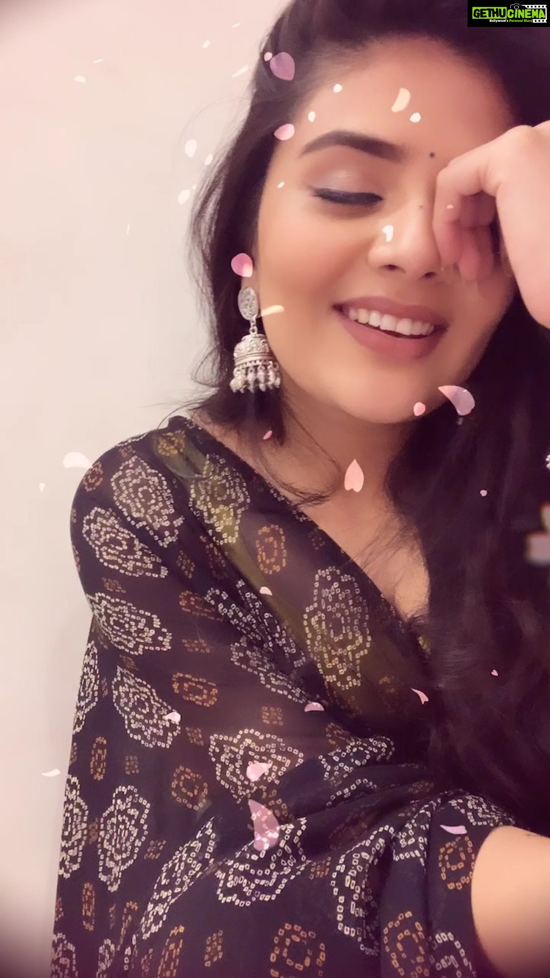 Sreemukhixnxx - Actress Sreemukhi Instagram Photos and Posts December 2021 - Gethu Cinema