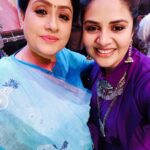 Sreemukhi Instagram - I got a lot of opportunities to meet her! When we were shooting in the same studio! Sometimes when she was right beside my room! But god had different plans! Best ones of course! Today onstage, in front of thousands of people, on her comeback film‘s success meet, when she acknowledges me! Ah kick vere level ABBA! ❤️ Mee andaru nannu Sreemukhi nunchi TV industry Ramulamma chesaru! Kani eroju “The lady superstar” mana “Ramulamma” mana “Vijayashanti Garu” Epudaithe nannu “Chinna Ramulamma” ani pilicharo, naa anandaniki avadhulu levu! I was totally speechless! I’ll cherish this moment forever in life! 2019 professionally, Megastar Chiranjeevi garu gave me a best moment in life! And 2020 begins with Vijayashanti garu! Overwhelmed! Happy happier happiest!!!! ❤️☺️ PS- “Jai Ramulamma” ❤️ #sreemukhi #ramulamma #ladysuperstar #vijayashantigaru Warangal, India